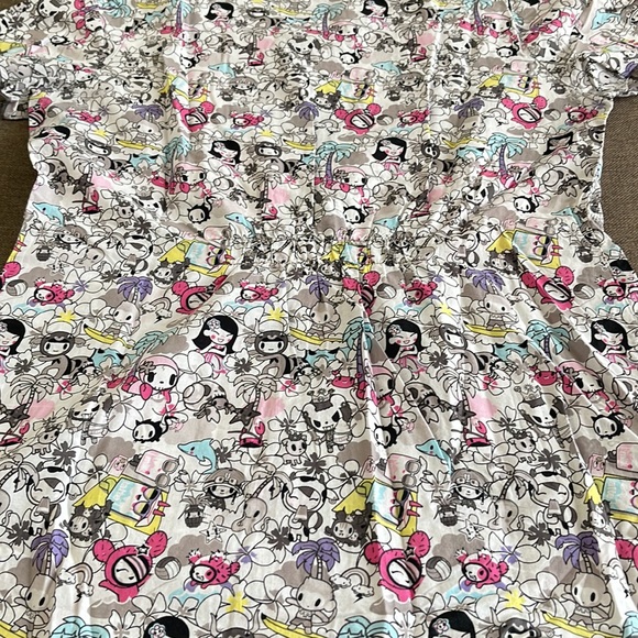 💰3 items for $25 🏷 Tokidoki by Koi Surfer multi print Kiki Scrub Top sz S - Picture 9 of 16